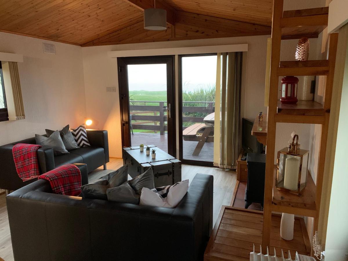 Lodge Cabin With Fabulous Views - Farm Holiday สแตรนราร์ ภายนอก รูปภาพ