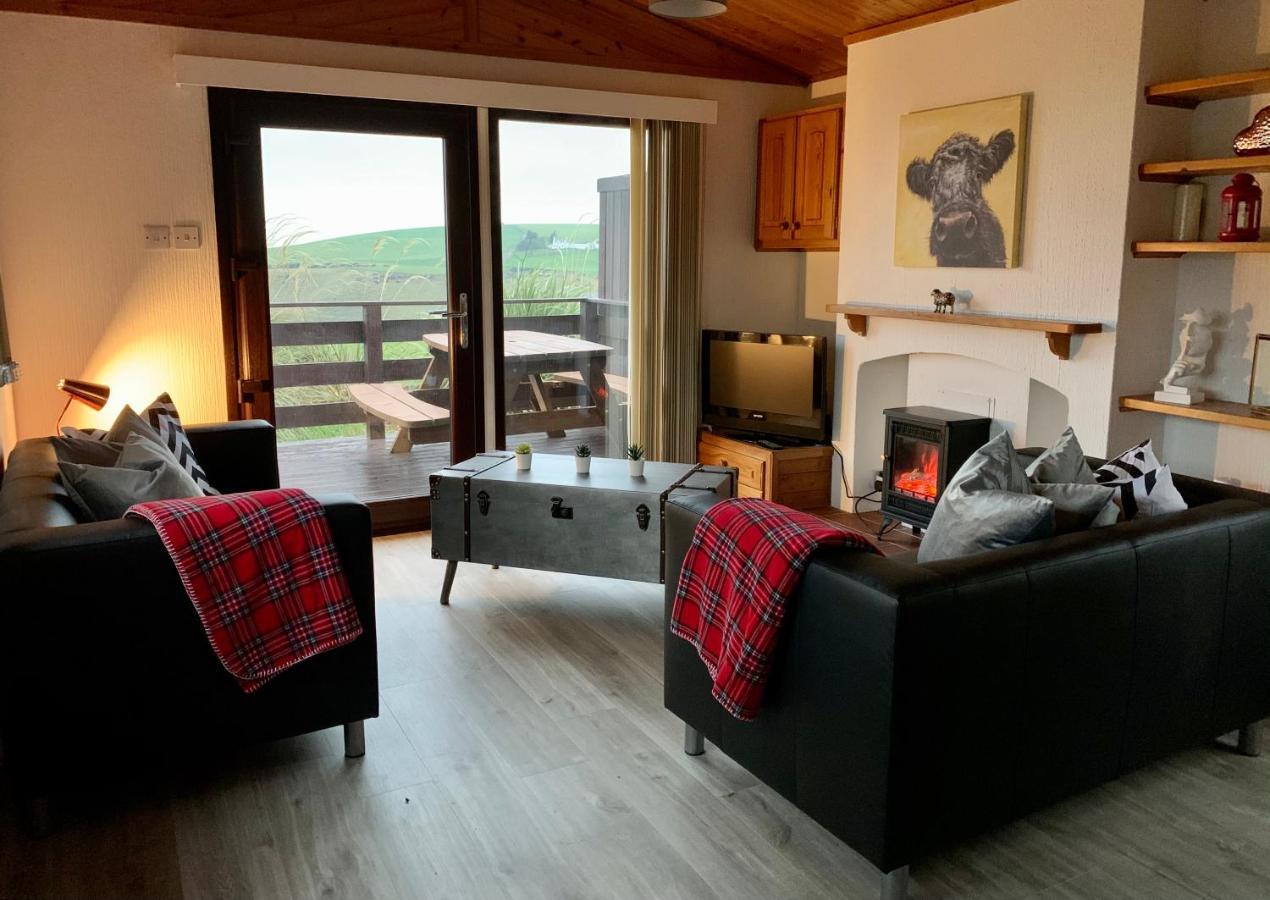 Lodge Cabin With Fabulous Views - Farm Holiday สแตรนราร์ ภายนอก รูปภาพ