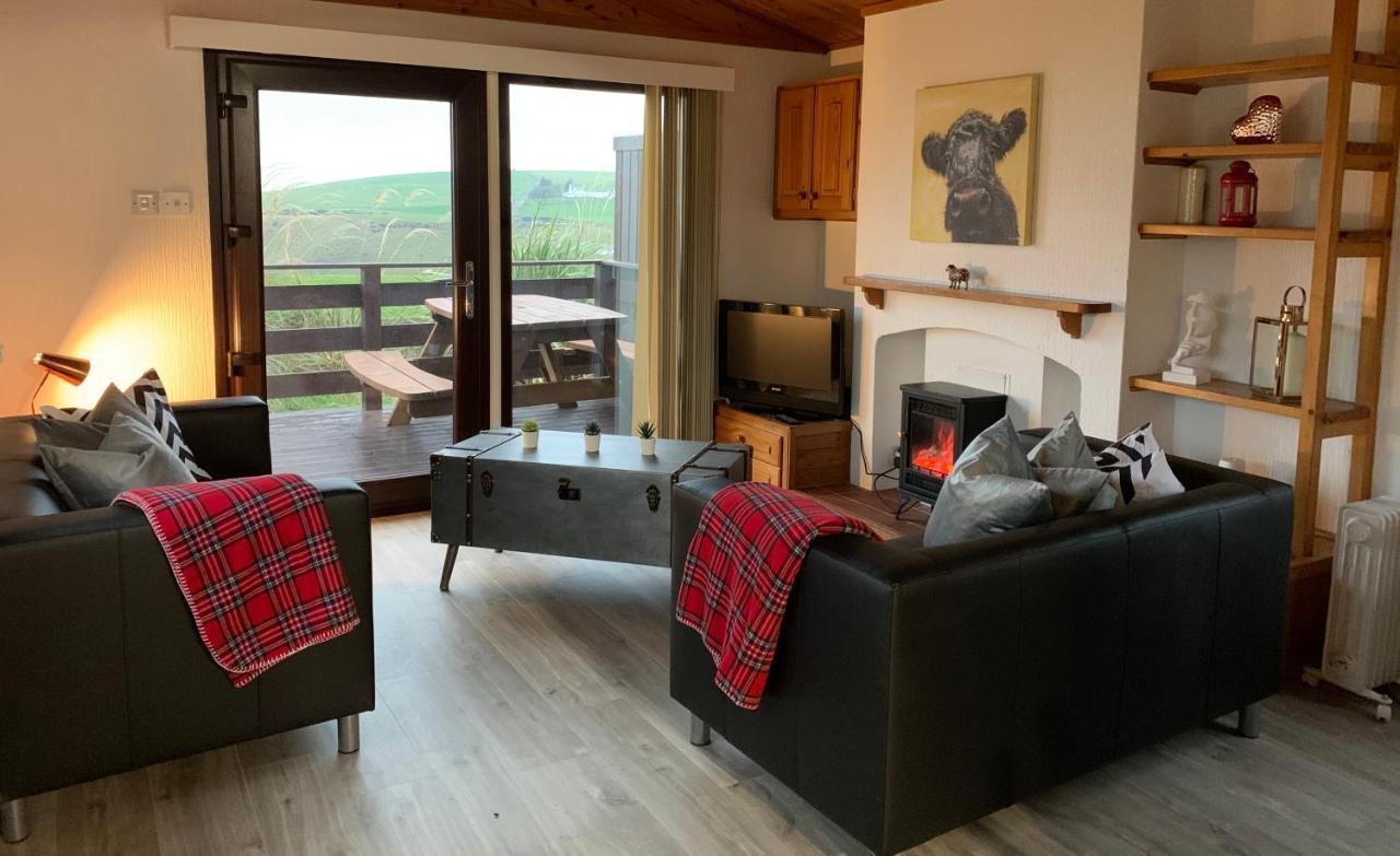 Lodge Cabin With Fabulous Views - Farm Holiday สแตรนราร์ ภายนอก รูปภาพ