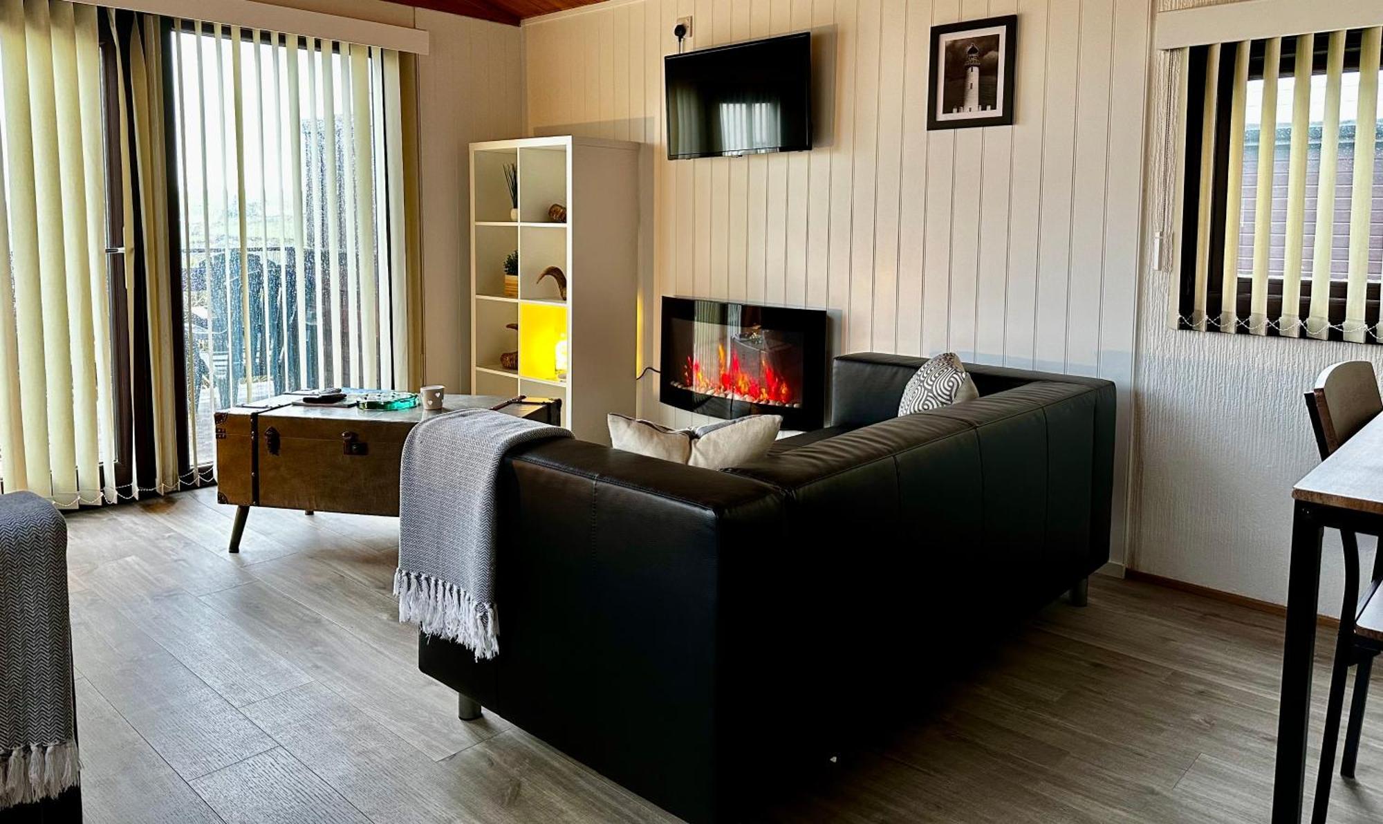 Lodge Cabin With Fabulous Views - Farm Holiday สแตรนราร์ ภายนอก รูปภาพ